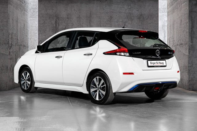 SJNFAAZE1U0132352 2021 NISSAN LEAF-2