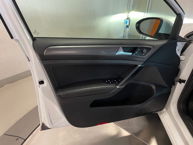 2018 VOLKSWAGEN GOLF - 25