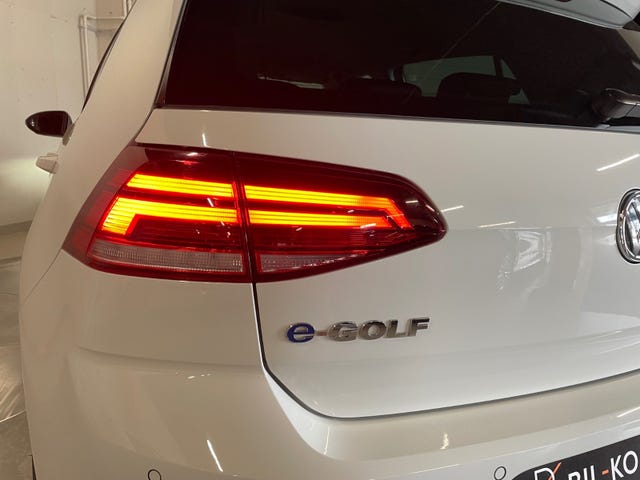 2018 VOLKSWAGEN GOLF - 34