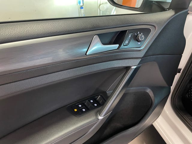 2018 VOLKSWAGEN GOLF - 26