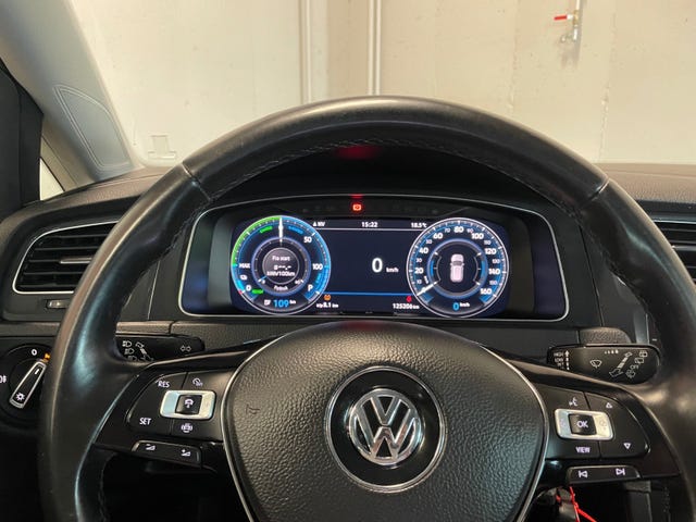 2018 VOLKSWAGEN GOLF - 16