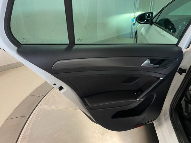 2018 VOLKSWAGEN GOLF - 27