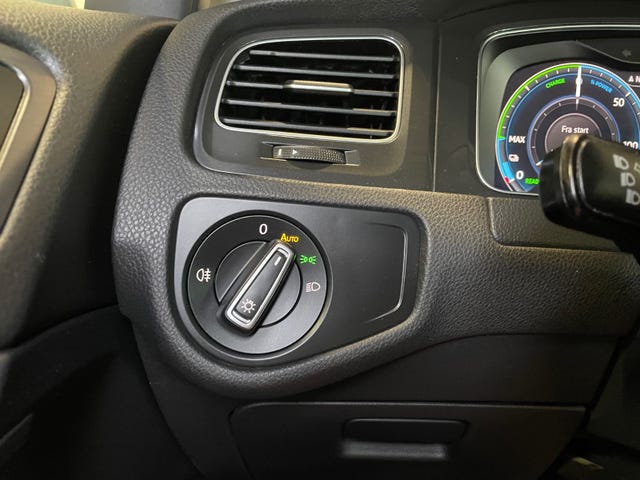 2018 VOLKSWAGEN GOLF - 18