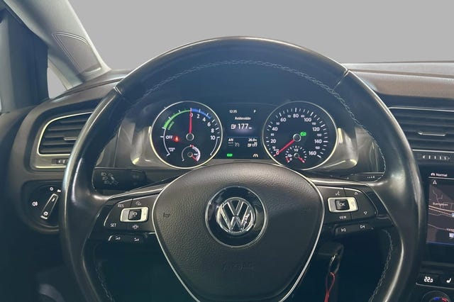 2019 VOLKSWAGEN GOLF - 11