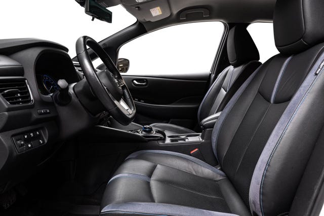 2021 NISSAN LEAF - 10