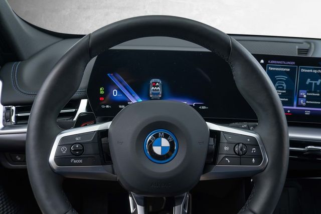 2023 BMW IX1 - 12