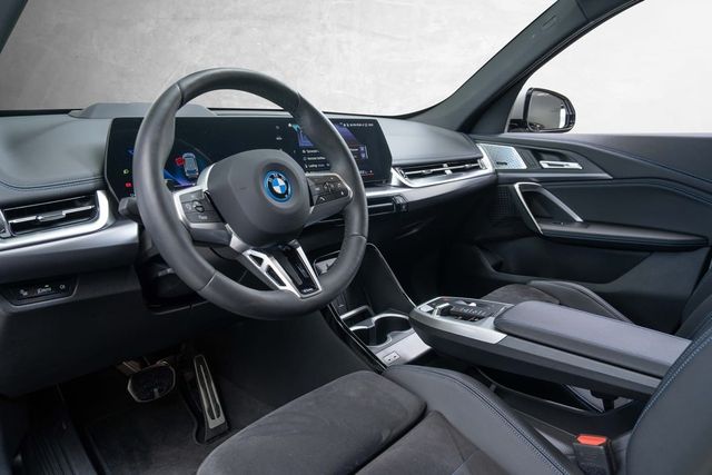 2023 BMW IX1 - 24