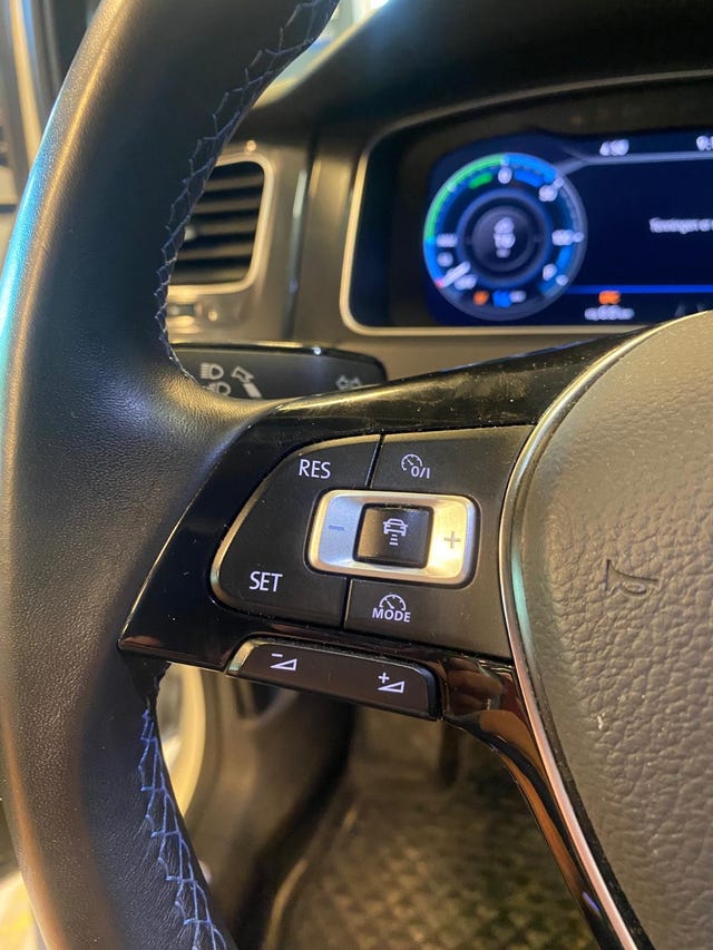 2018 VOLKSWAGEN GOLF - 16