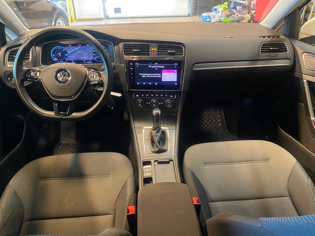 2018 VOLKSWAGEN GOLF - 18