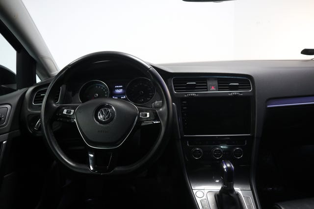 2018 VOLKSWAGEN GOLF - 9