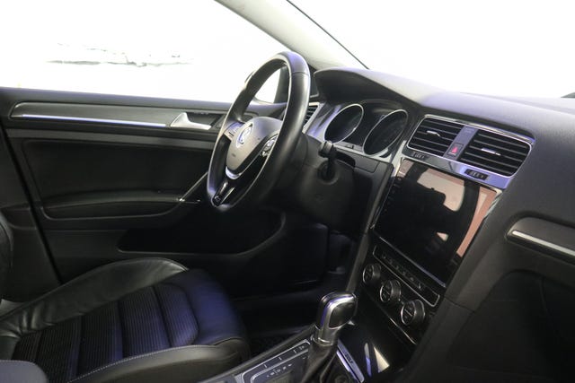 2018 VOLKSWAGEN GOLF - 15