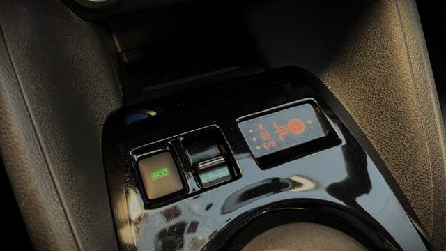 2018 NISSAN LEAF - 17
