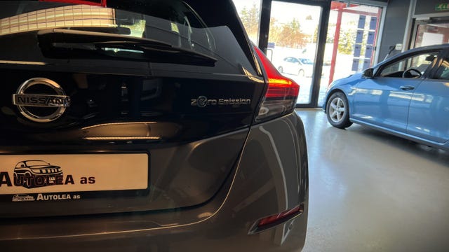 2018 NISSAN LEAF - 26