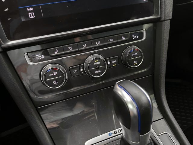2019 VOLKSWAGEN GOLF - 15