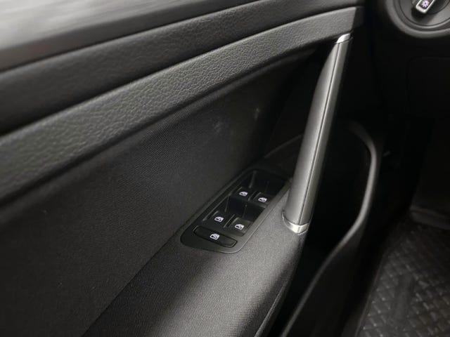 2019 VOLKSWAGEN GOLF - 17