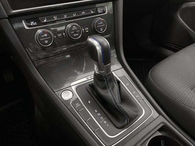 2019 VOLKSWAGEN GOLF - 14