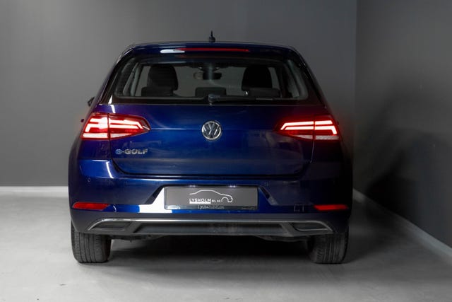 WVWZZZAUZJW901324 2018 VOLKSWAGEN GOLF-4