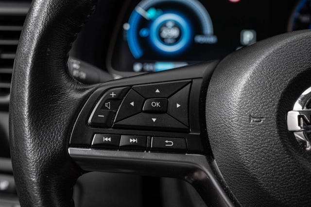2021 NISSAN LEAF - 24