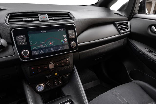 2021 NISSAN LEAF - 16