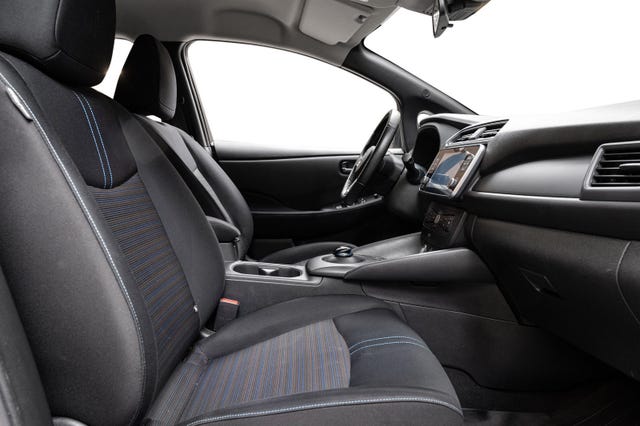 2021 NISSAN LEAF - 24