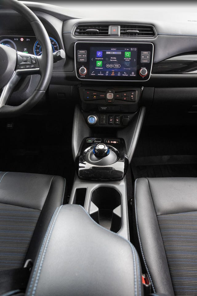2022 NISSAN LEAF - 17
