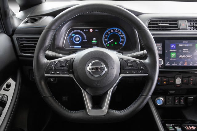2022 NISSAN LEAF - 18