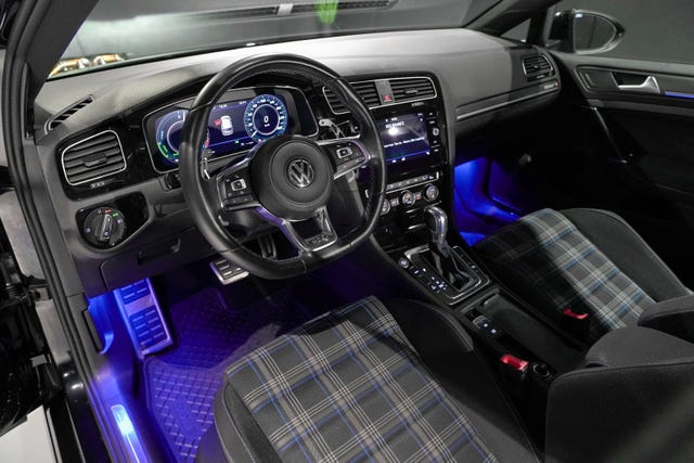 2018 VOLKSWAGEN GOLF - 23