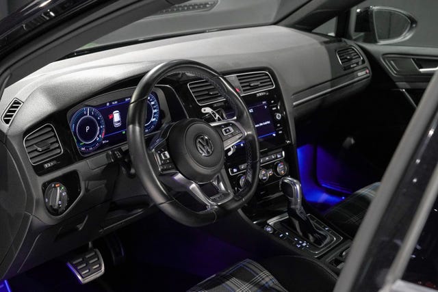 2018 VOLKSWAGEN GOLF - 19