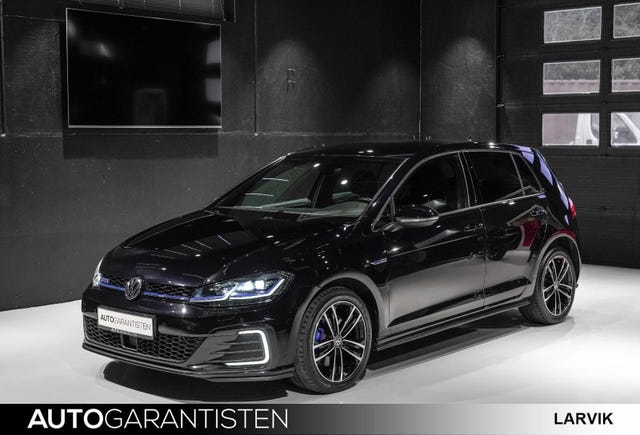 WVWZZZAUZJW805859 2018 VOLKSWAGEN GOLF-0