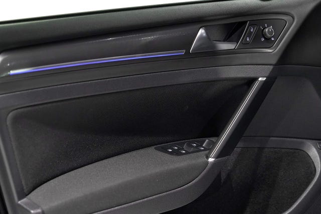 2018 VOLKSWAGEN GOLF - 18