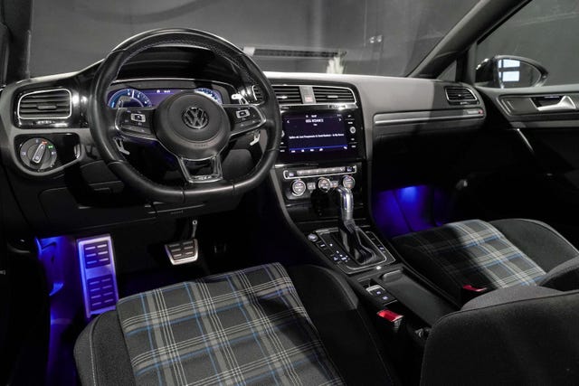 2018 VOLKSWAGEN GOLF - 26