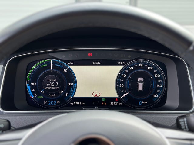 2019 VOLKSWAGEN GOLF - 17