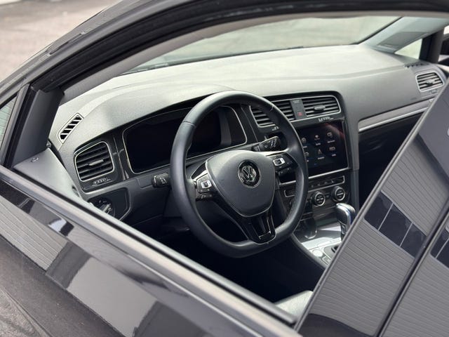 2019 VOLKSWAGEN GOLF - 11