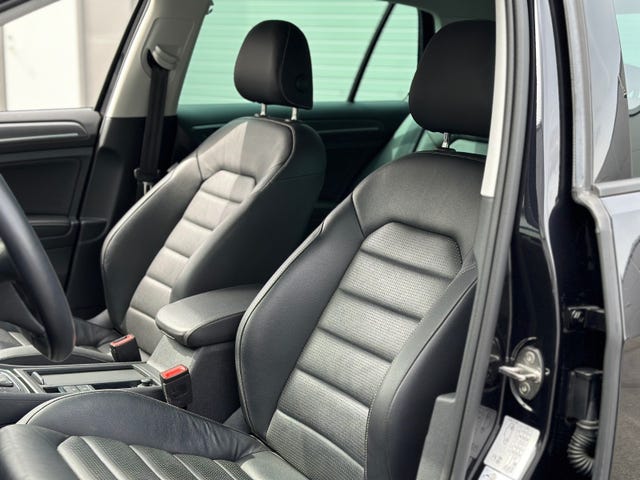 2019 VOLKSWAGEN GOLF - 24