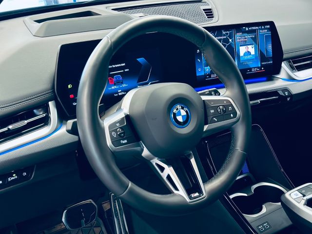 2024 BMW IX1 - 11