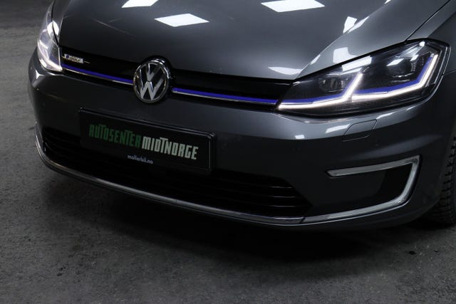 WVWZZZAUZJ8900449 2018 VOLKSWAGEN GOLF-4
