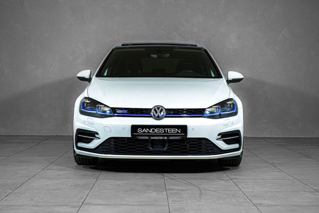 WVWZZZAUZJW800401 2018 VOLKSWAGEN GOLF-2