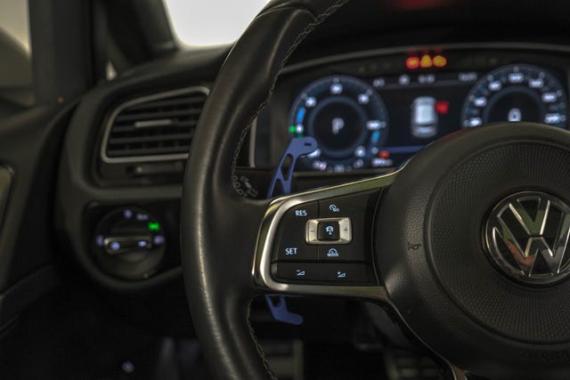 2018 VOLKSWAGEN GOLF - 24