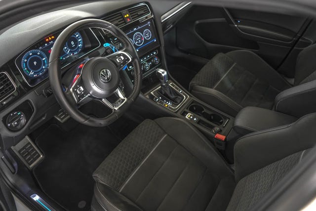 2018 VOLKSWAGEN GOLF - 18