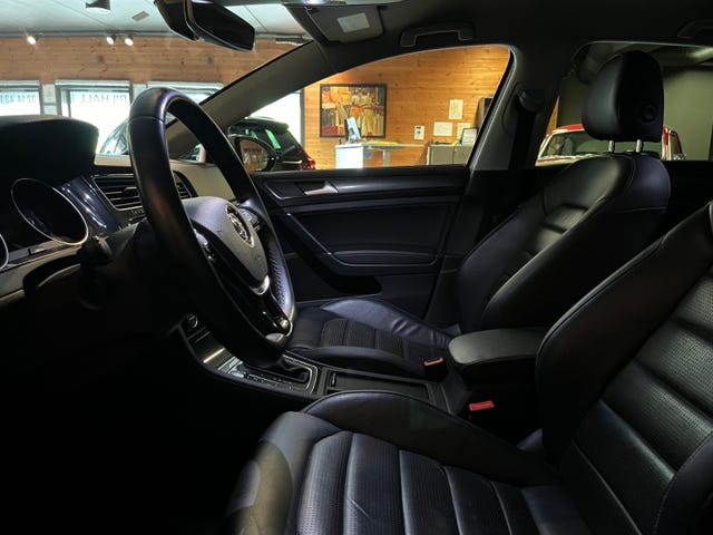 2019 VOLKSWAGEN GOLF - 18