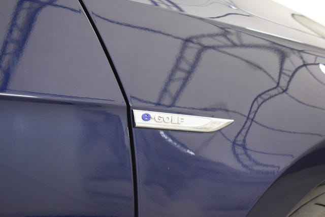 2019 VOLKSWAGEN GOLF - 26