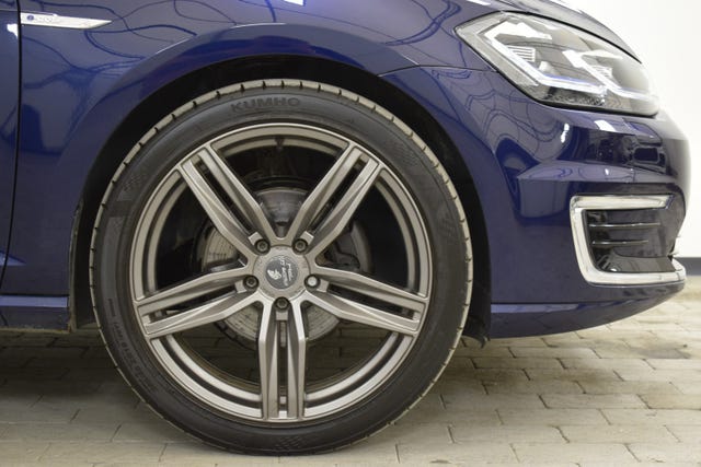 2019 VOLKSWAGEN GOLF - 24