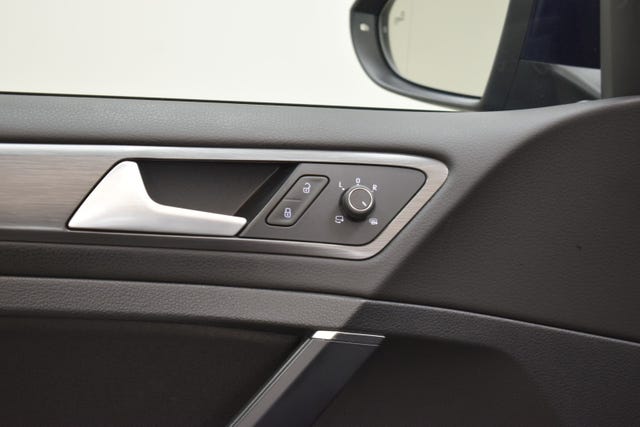 2019 VOLKSWAGEN GOLF - 33