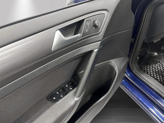 2019 VOLKSWAGEN GOLF - 17