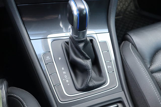 2019 VOLKSWAGEN GOLF - 25