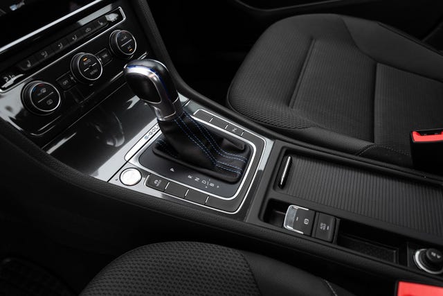 2019 VOLKSWAGEN GOLF - 34