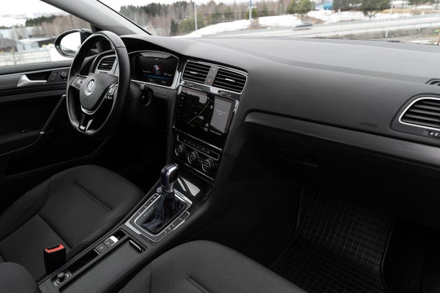 2019 VOLKSWAGEN GOLF - 15