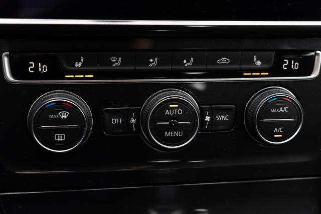 2019 VOLKSWAGEN GOLF - 31