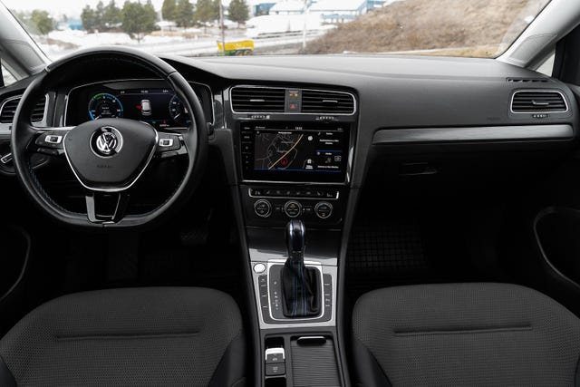 2019 VOLKSWAGEN GOLF - 14