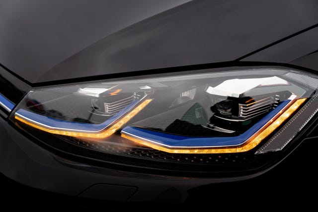 2019 VOLKSWAGEN GOLF - 8